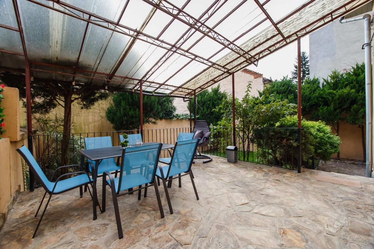Stunning, Newly Renovated Central Apartment Oradea Buitenkant foto